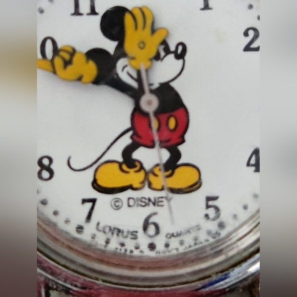 Vintage Lorus Disney Mickey Mouse Watch - Child's Size - Needs Battery - Picture 4 of 7